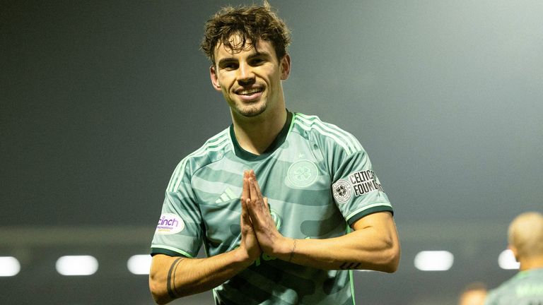PAISLEY, SCOTLAND - JANUARY 02: Celtic&#39;s Matt O&#39;Riley celebrates after scoring to make it 2-0 during a cinch Premiership match between St Mirren and Celtic at the SMiSA Stadium, on January 02, 2024, in Paisley, Scotland. (Photo by Craig Foy / SNS Group)
